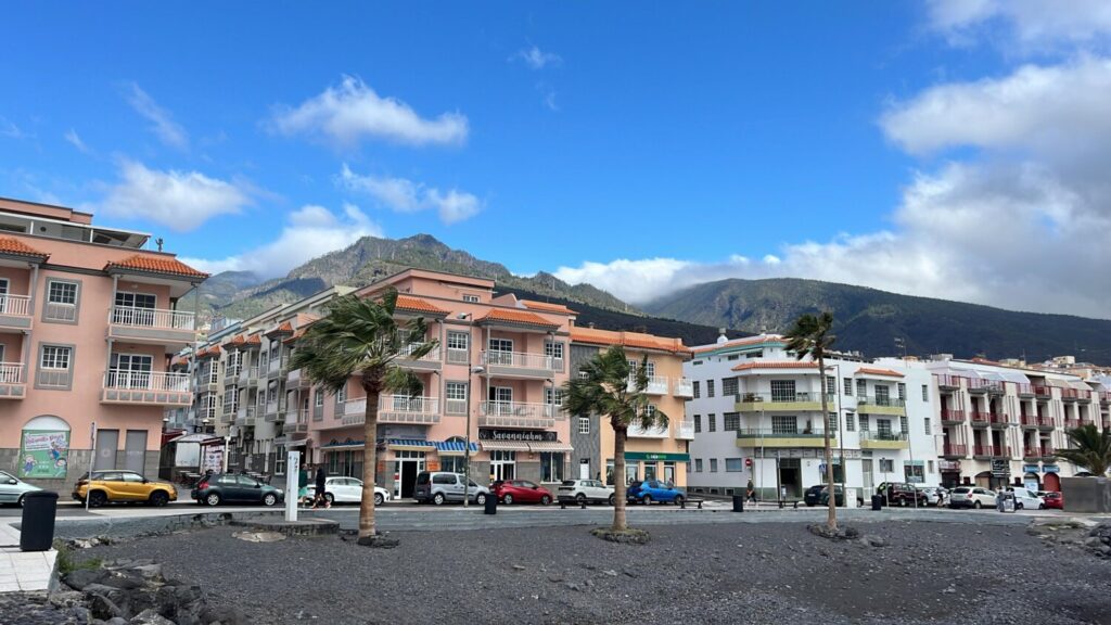 El viento también ha estado presente en La Palma y en Gran Canaria, donde el mal estado de la mar también se ha podido percibir