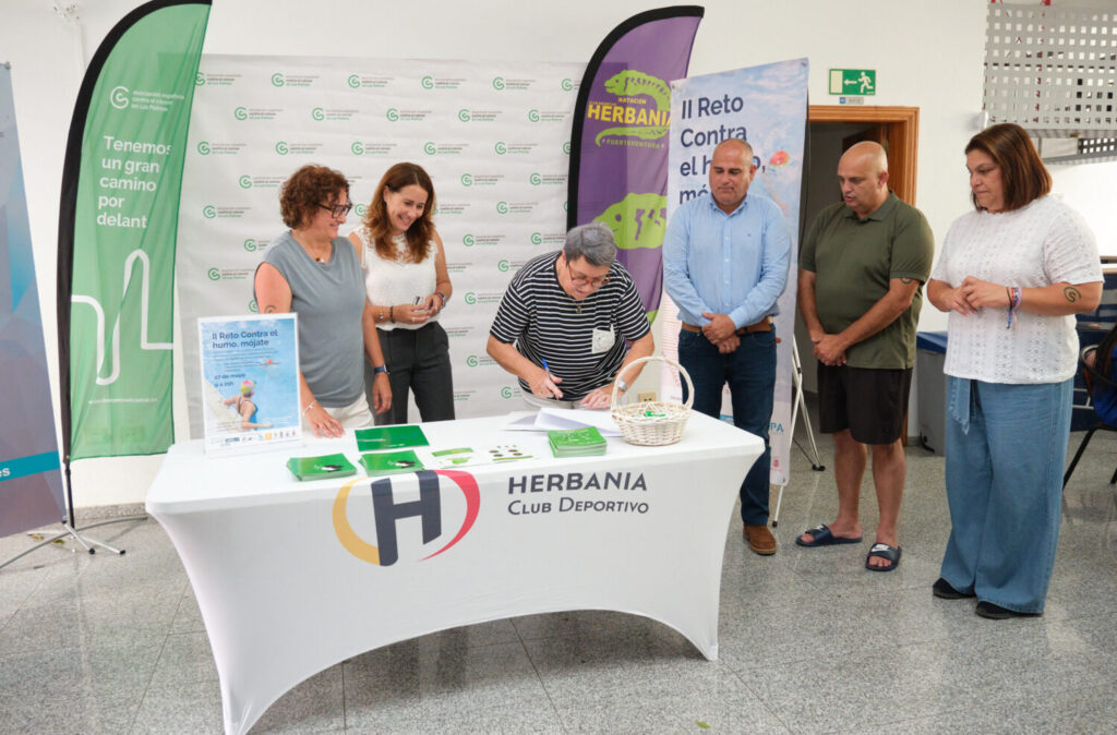 Fuerteventura celebra la segunda edición de 'Contra el humo, mójate'