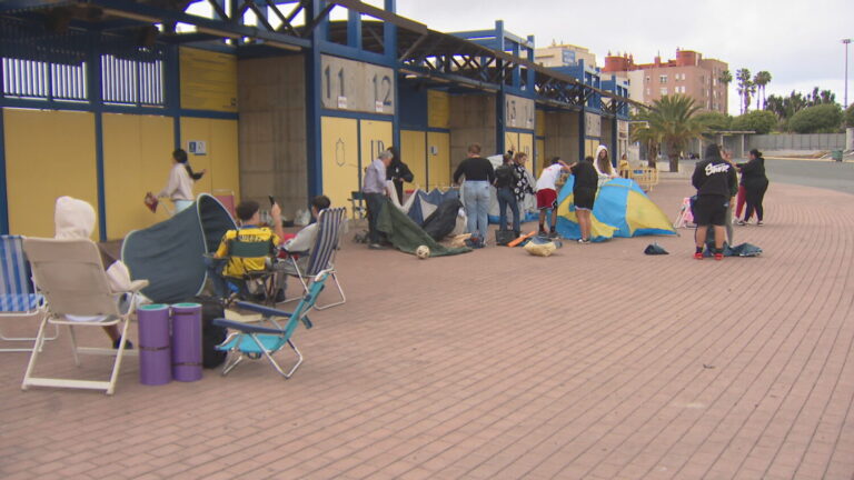 Acampada para estar cerca de Quevedo