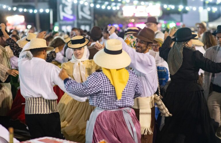 Fuerteventura celebra el Día de Canarias con el Gran Baile de Taifas en el recinto ferial