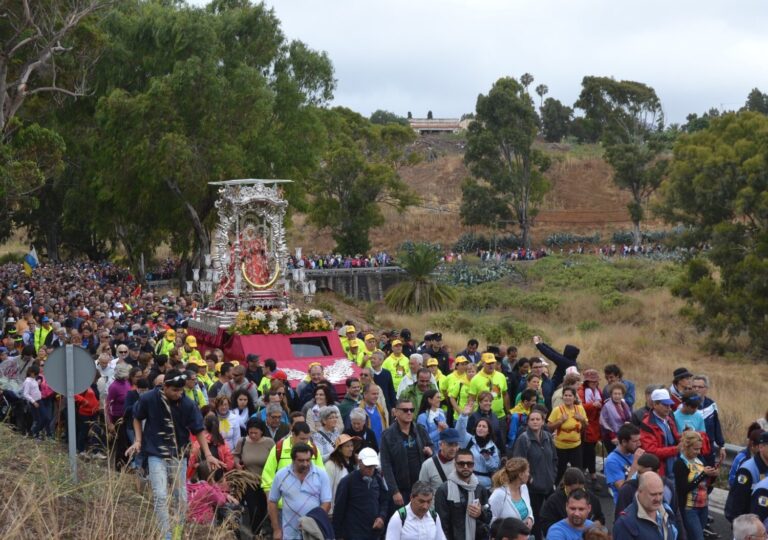 RTVC acompaña en directo la histórica Bajada de la Virgen del Pino