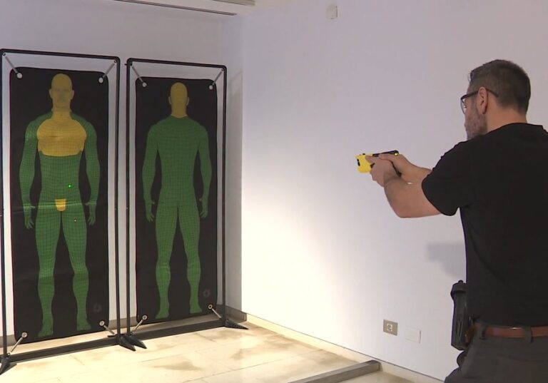 El SUP pide pistolas táser para evitar lo ocurrido en Gran Canaria