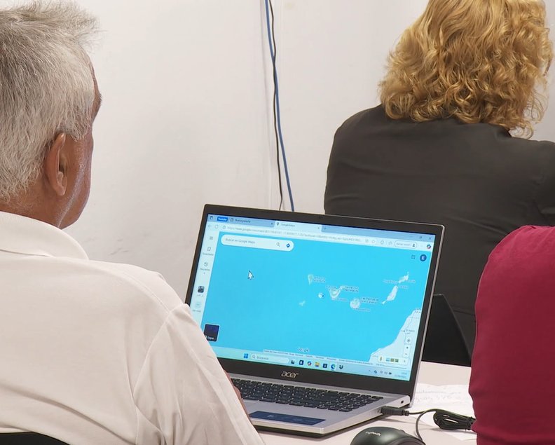 La Gomera impulsa la formación en herramientas digitales a los mayores de 60 años con el programa de inserción laboral 