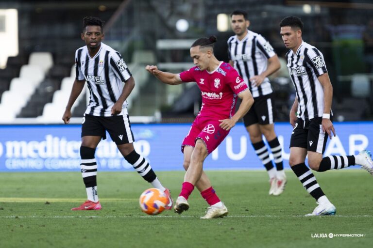 1-0 El Cartagena se impone ante el CD Tenerife en el duelo de descendidos
