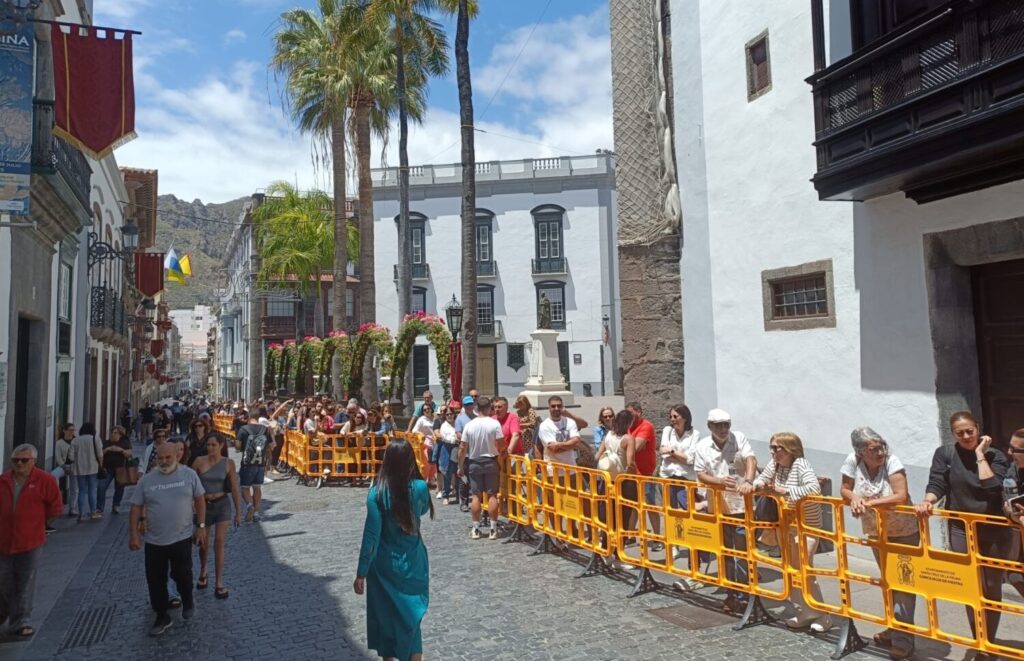 Colas para adquirir las entradas. Imagen RTVC