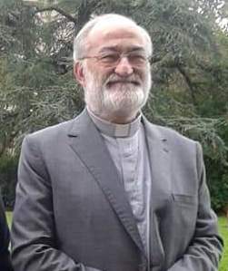 Una vista de la Capilla Sixtina con los tubos de chimenea antes del cónclave.