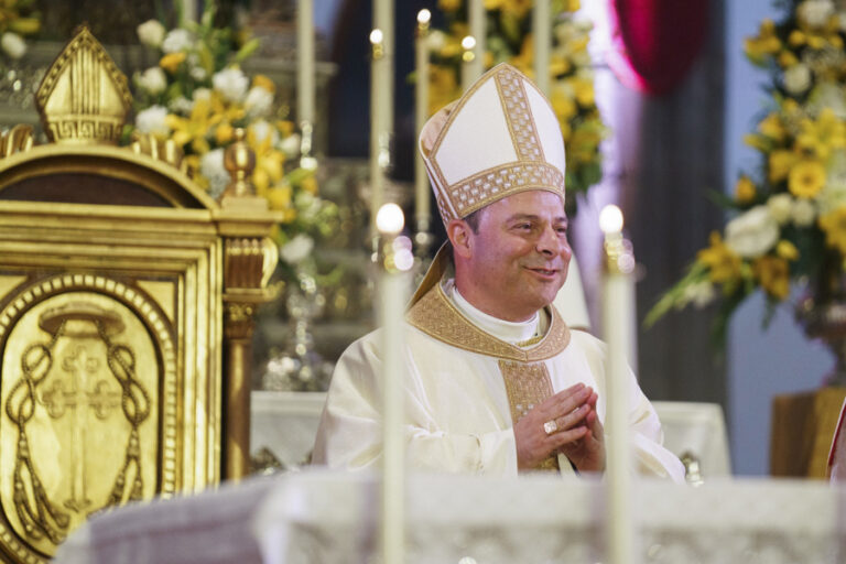 Eloy Santiago, nuevo obispo de la Diócesis Nivariense