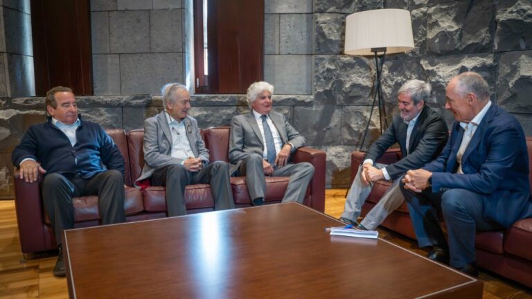 Fernando Clavijo mantiene un encuentro con Asociación Canaria para el Progreso de la Macaronesia