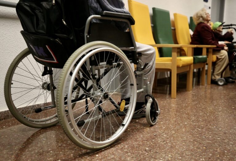 El Gobierno de Canarias aprueba los convenios de dependencia con los cabildos: 1.602 millones hasta 2028