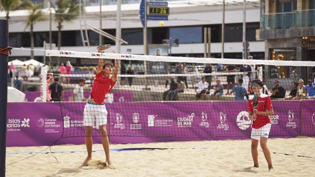Comienza el Sand Series Classic ITF BeachTennis Gran Canaria 2025, el mejor tenis playa del mundo. Imagen de la primera jornada del Sand Series Classic ITF BeachTennis Gran Canaria/ Media Press Global.