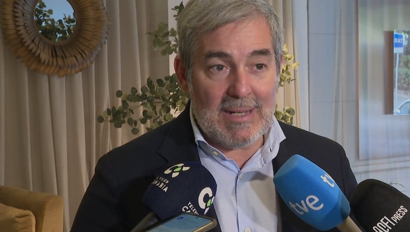 El presidente de Canarias, Fernando Clavijo, participó en la mañana de este martes en el IV Foro económico del grupo Biosfera Media Lanzarote, donde previamente habló sobre economía, migración y turismo