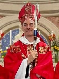 Una vista de la Capilla Sixtina con los tubos de chimenea antes del cónclave.