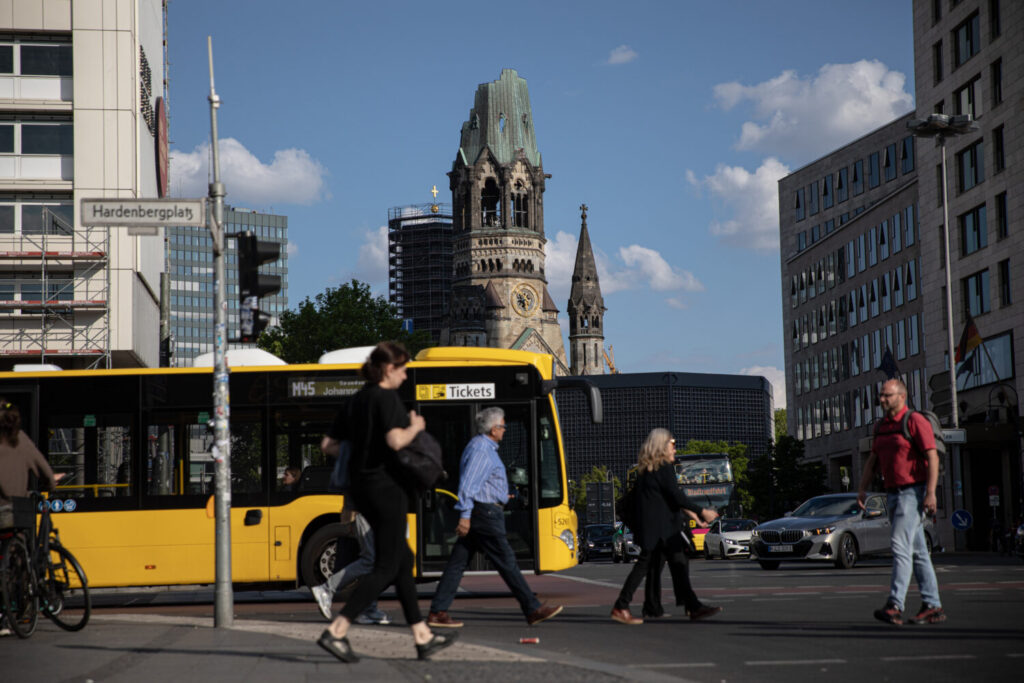 El ataque se produjo a tres mujeres de 24, 52 y 85 años, así como a un hombre de 24 que fueron trasladados al hospital
