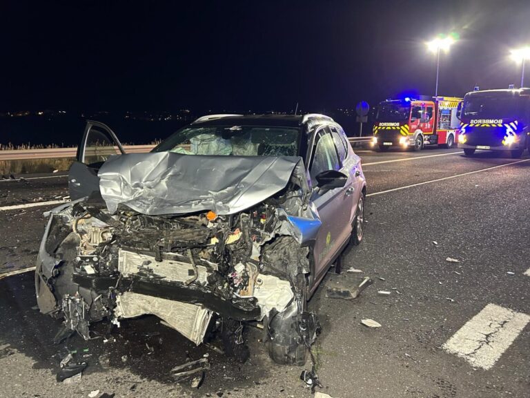 Un hombre en estado crítico y tres mujeres heridas tras el choque frontal de dos coches en Lanzarote