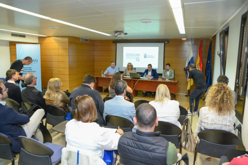 Instante de la presentación de la formación en IA en el SCS