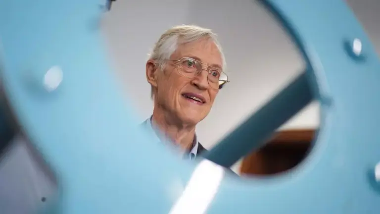 El Premio Nobel de Física, John Mather imparte una charla en Canarias