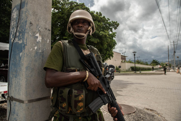 Al menos cinco policías kenianos muertos en un ataque de Al Shabaab en la frontera con Somalia