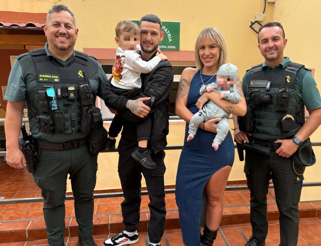 La Guardia Civil auxilia a un bebé en Agüimes.