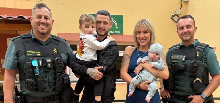 La Guardia Civil auxilia a un bebé en Agüimes