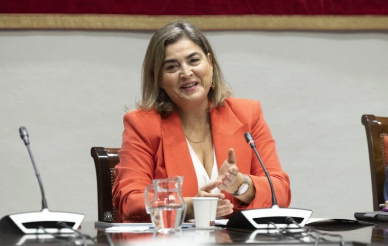 La administradora de RTVC destaca la importancia de verificar las noticias