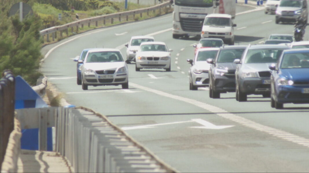 Nuevo carril en la GC-1 para evitar las retenciones. Nuevo carril en la GC-1 a la altura de Telde/ RTVC.
