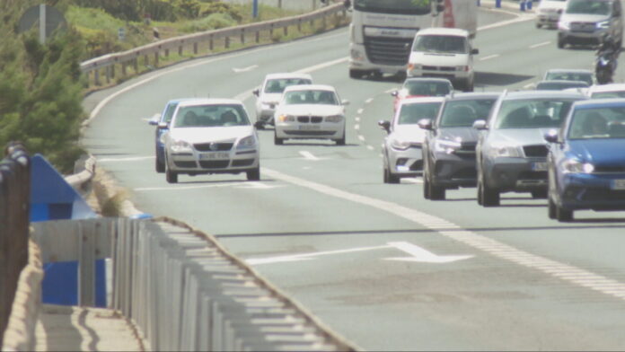 Nuevo carril en la GC-1 para evitar las retenciones. Nuevo carril en la GC-1 a la altura de Telde/ RTVC.
