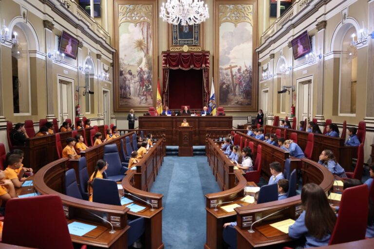 De León afirma que el buzón de denuncia de absentismo no vulnera derechos