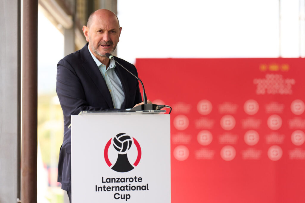 Rafael Louzán, presidente de la RFEF, en la presentación de la Lanzarote International Cup. Imagen cedida