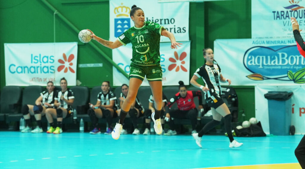 Larissa da Silva durante el partido disputado este miércoles entre el Rocasa Gran Canaria y el Costa del Sol Málaga