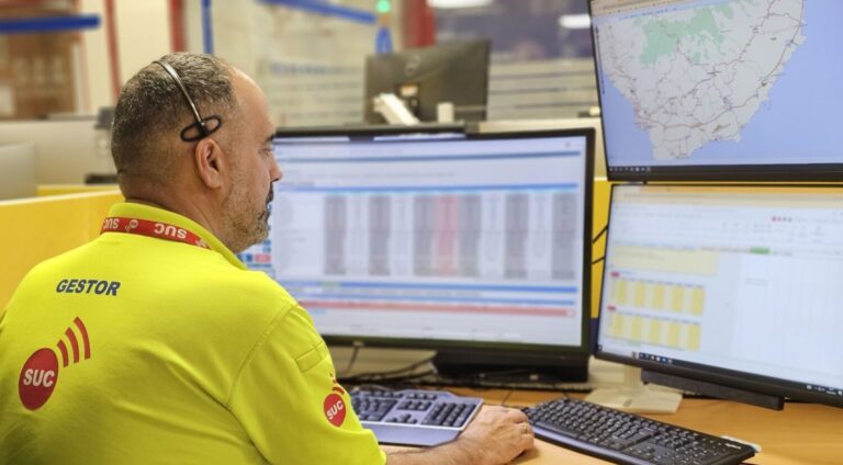Una mujer herida moderada al sufrir un golpe contra las rocas en una playa del sur de Tenerife