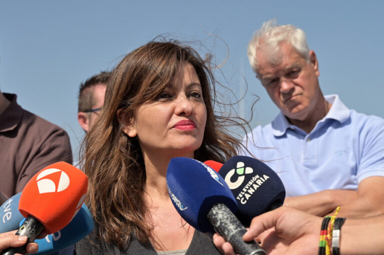 La ministra Sira Rego pide una reflexión «general» sobre lo sucedido en El Hierro