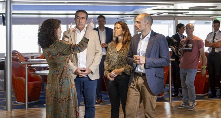 Viceconsejeros del Gobierno de Canarias conocen las medidas medioambientales de Fred Olsen