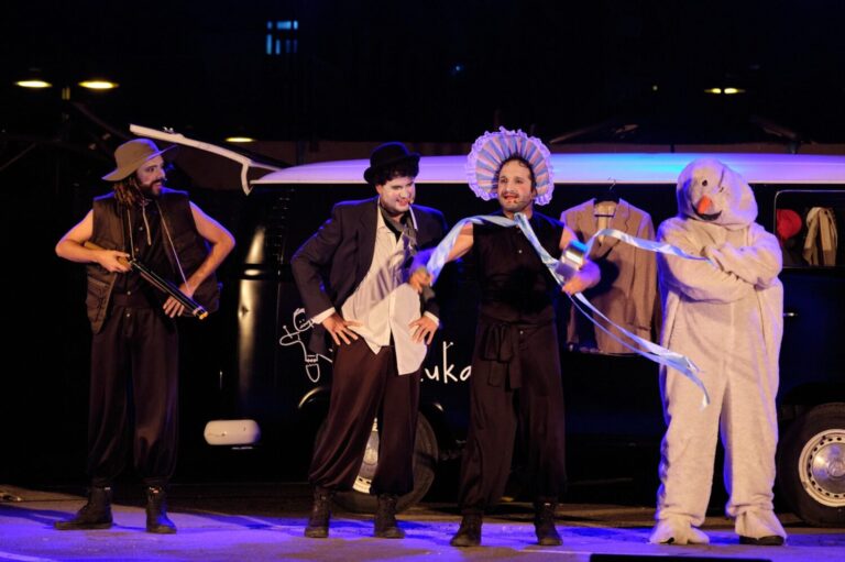 MUECA 2025 arranca con arte, humor y literatura en las calles de Puerto de la Cruz