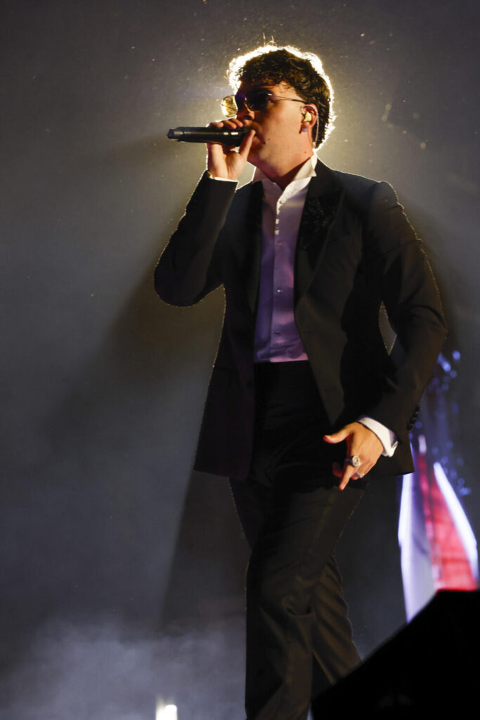 Quevedo, durante su concierto, en el que congregó a unas 41.000 personas en Las Palmas de Gran Canaria