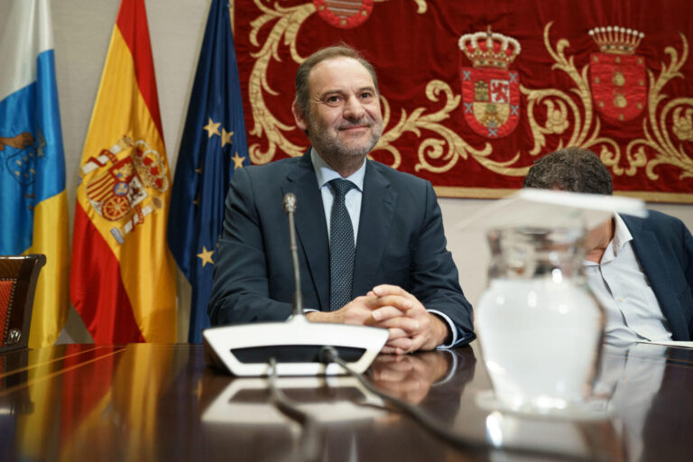 Ábalos pide al Supremo la expulsión de los partidos políticos en la acusación popular