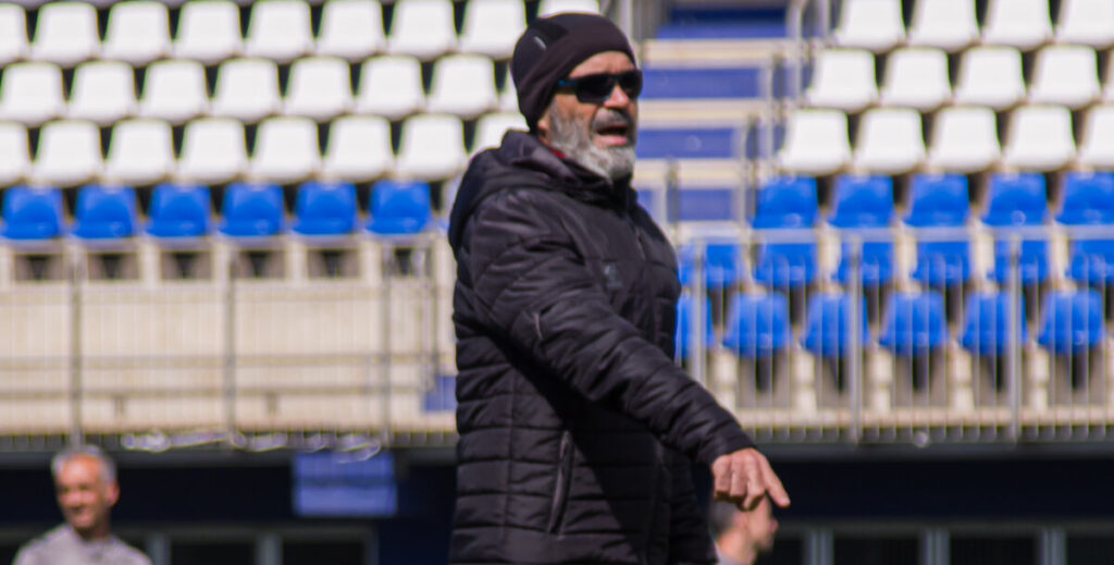 Cervera no sabe aún qué jugador del CD Tenerife será descartado por el exceso de fichas. Imagen de archivo del entrenador del CD Tenerife. CD Tenerife