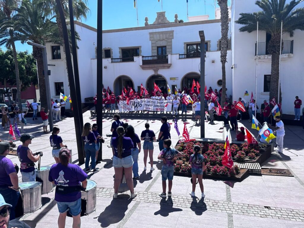 Concentración en Puerto del Rosario por el 1 de mayo de 2025 / Silvia Pérez / Jesús Pedrosa / RTVC