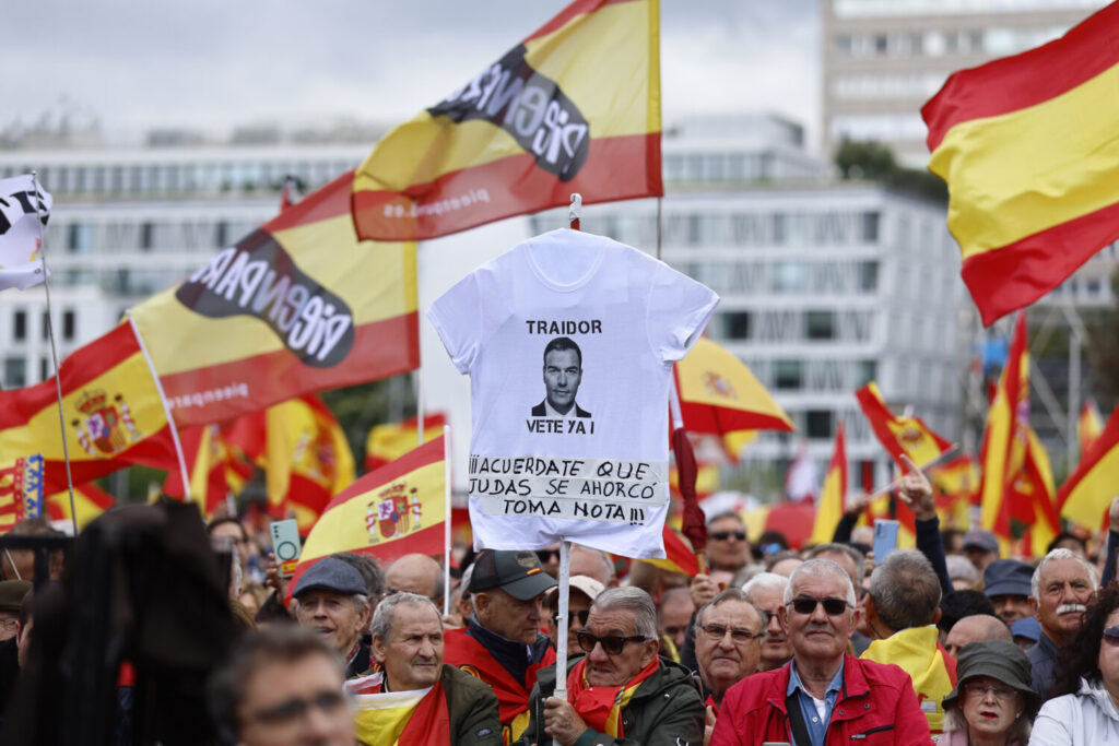 Unas 25.000 personas han pedido en Madrid la dimisión del presidente del Gobierno de España