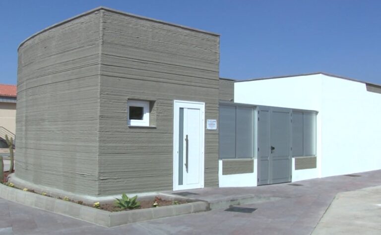 Canarias inaugura su primer edificio hecho con una impresora 3D