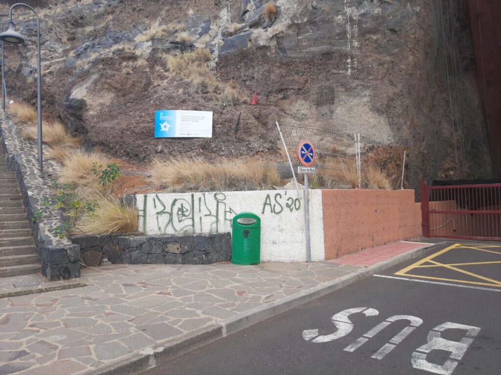 El Rosario contrata a una empresa para identificar a los autores de grafitis vandálicos