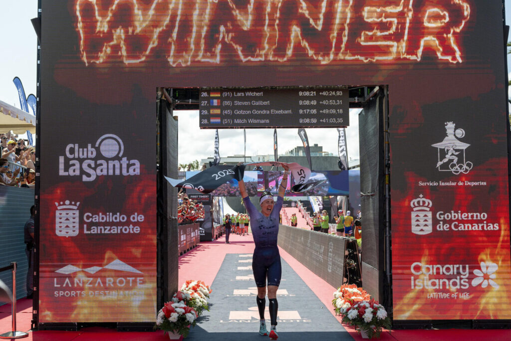 Dylan Magnien y Lucy Charles-Barclay, ganadores del Ironman Lanzarote 2025