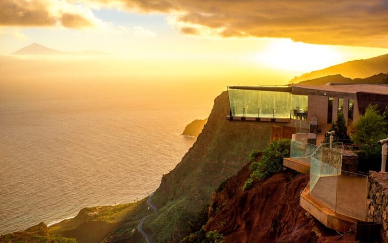 Convenio para el desarrollo de la Estrategia Canaria de Infraestructuras Turísticas en la isla