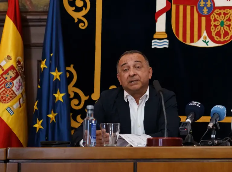 El subdelegado del Gobierno, Javier Plata, también se vio con el empresario Mohamed Derbah detenido por drogas