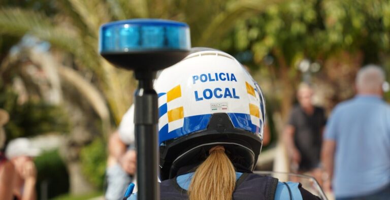 Detienen a un hombre con cuatro órdenes de búsqueda por robo con fuerza en Mogán