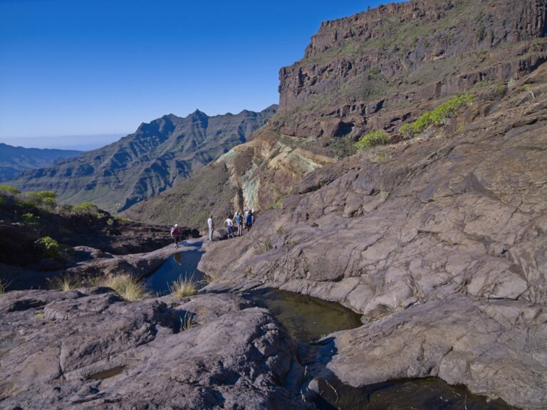Mogán trabaja para restaurar sus 34 kilómetros de senderos rurales