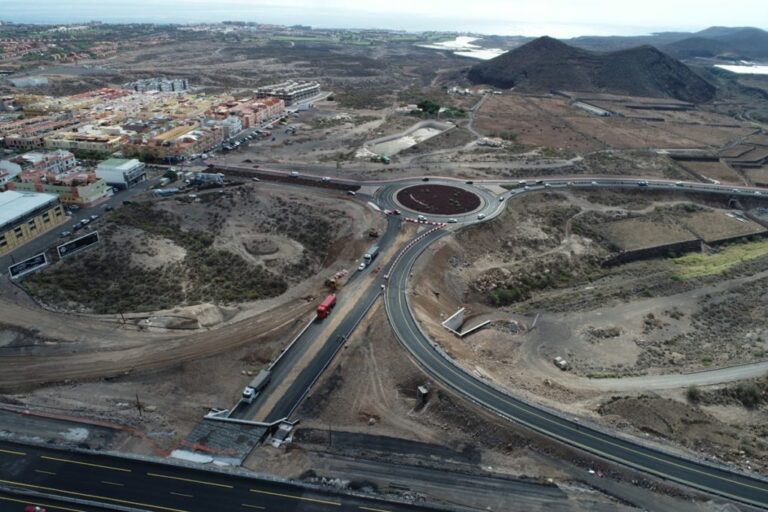 Redirigen el tráfico de la TF-1 por las obras de ejecución del tercer carril