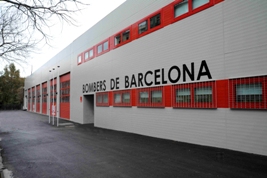 Muere un bombero en un incendio en Barcelona