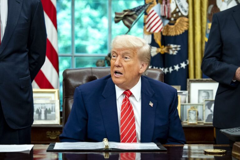 Trump pide un alto el fuego de 30 días en Ucrania y amenaza con sanciones