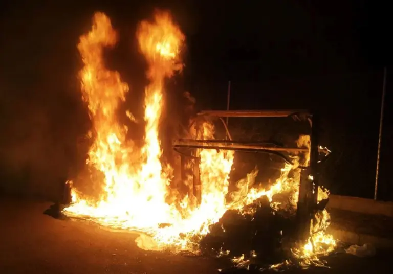 Queman tres contenedores en la zona de Tejina, en La Laguna