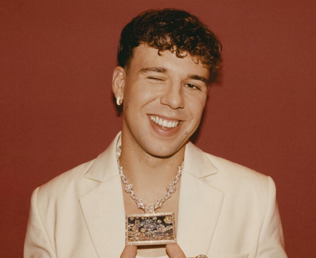 La tienda-museo del cantante Quevedo aterriza en Las Palmas de Gran Canaria con merchandising exclusivo